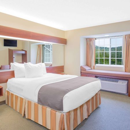 Microtel Inn And Suites Gassaway Bagian luar foto