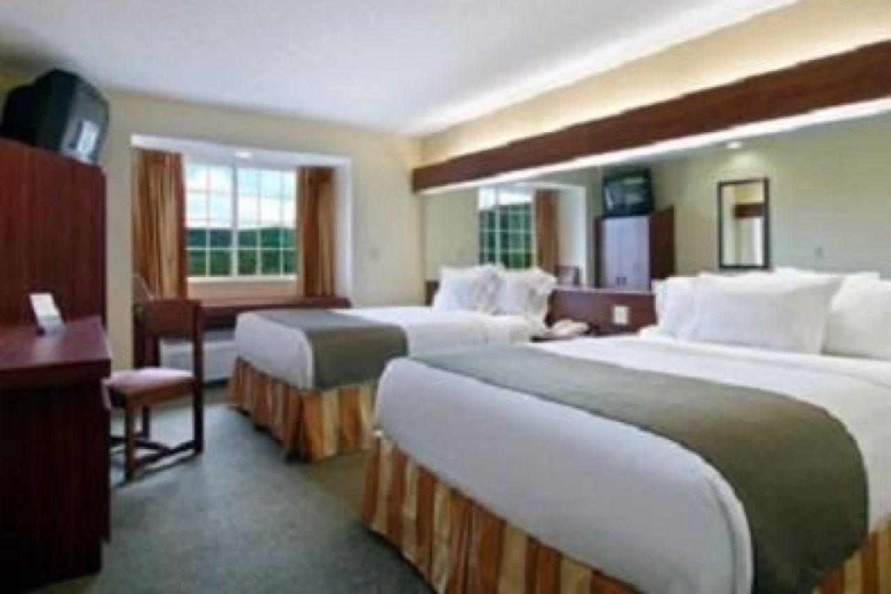 Microtel Inn And Suites Gassaway Bagian luar foto