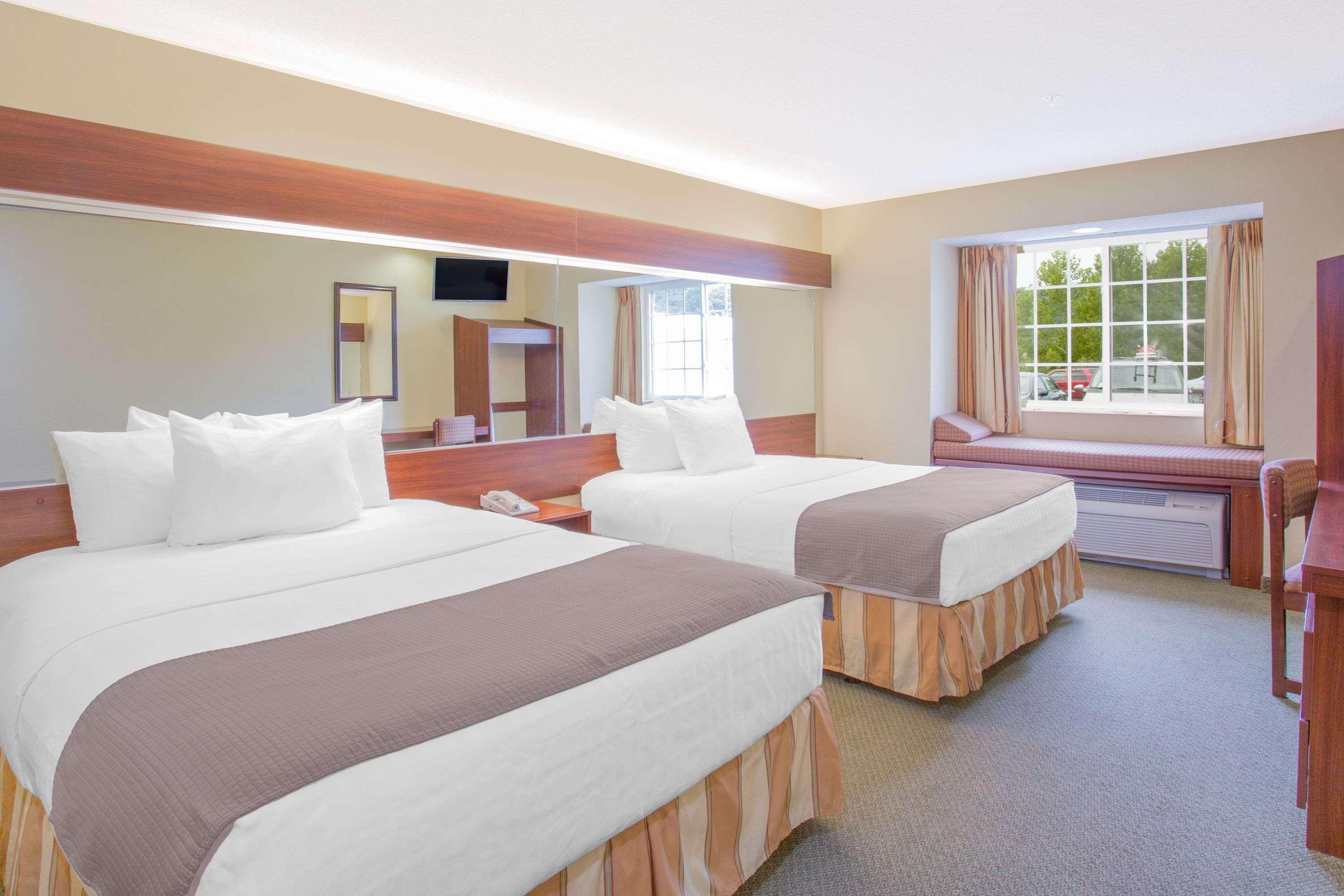 Microtel Inn And Suites Gassaway Bagian luar foto