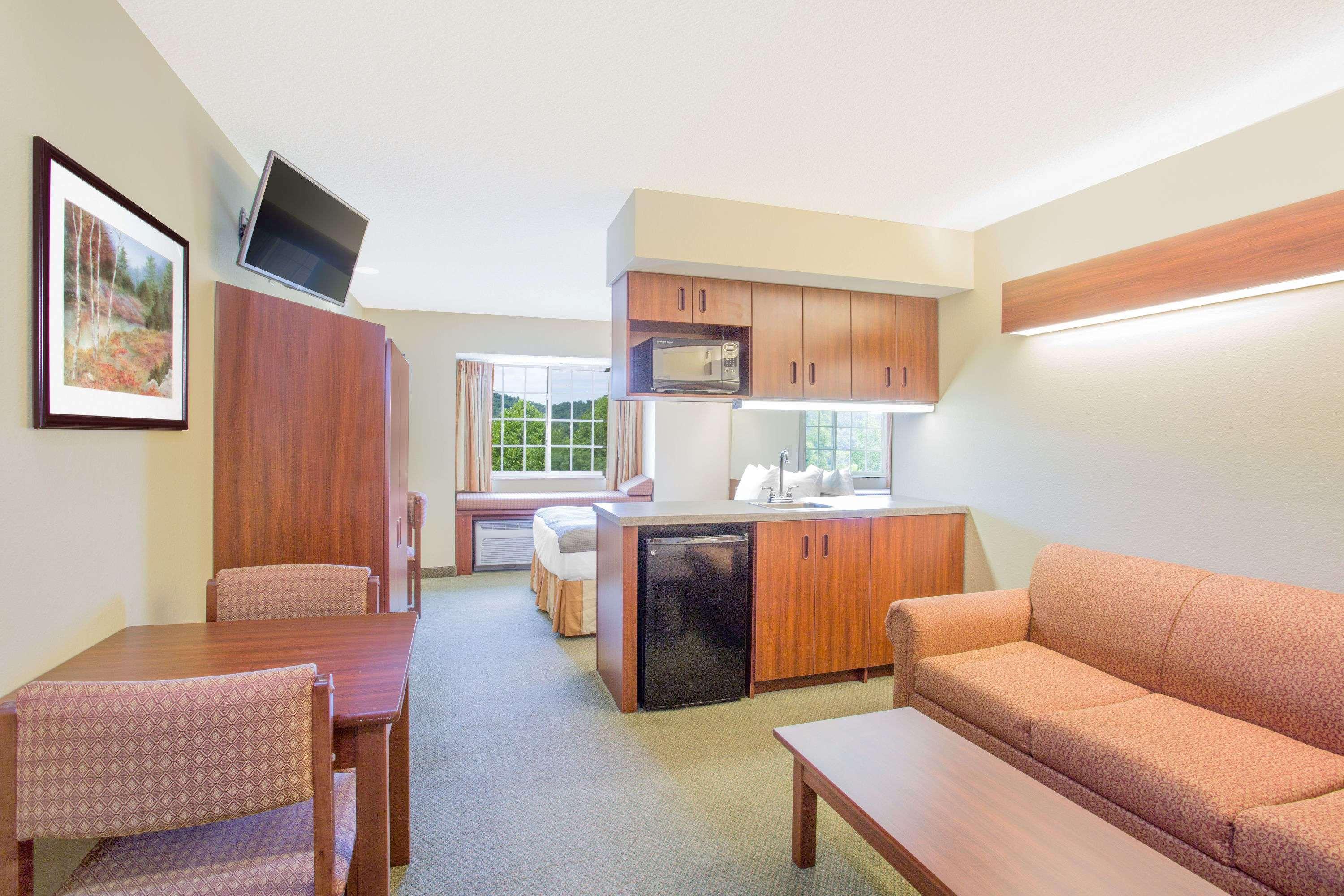 Microtel Inn And Suites Gassaway Bagian luar foto