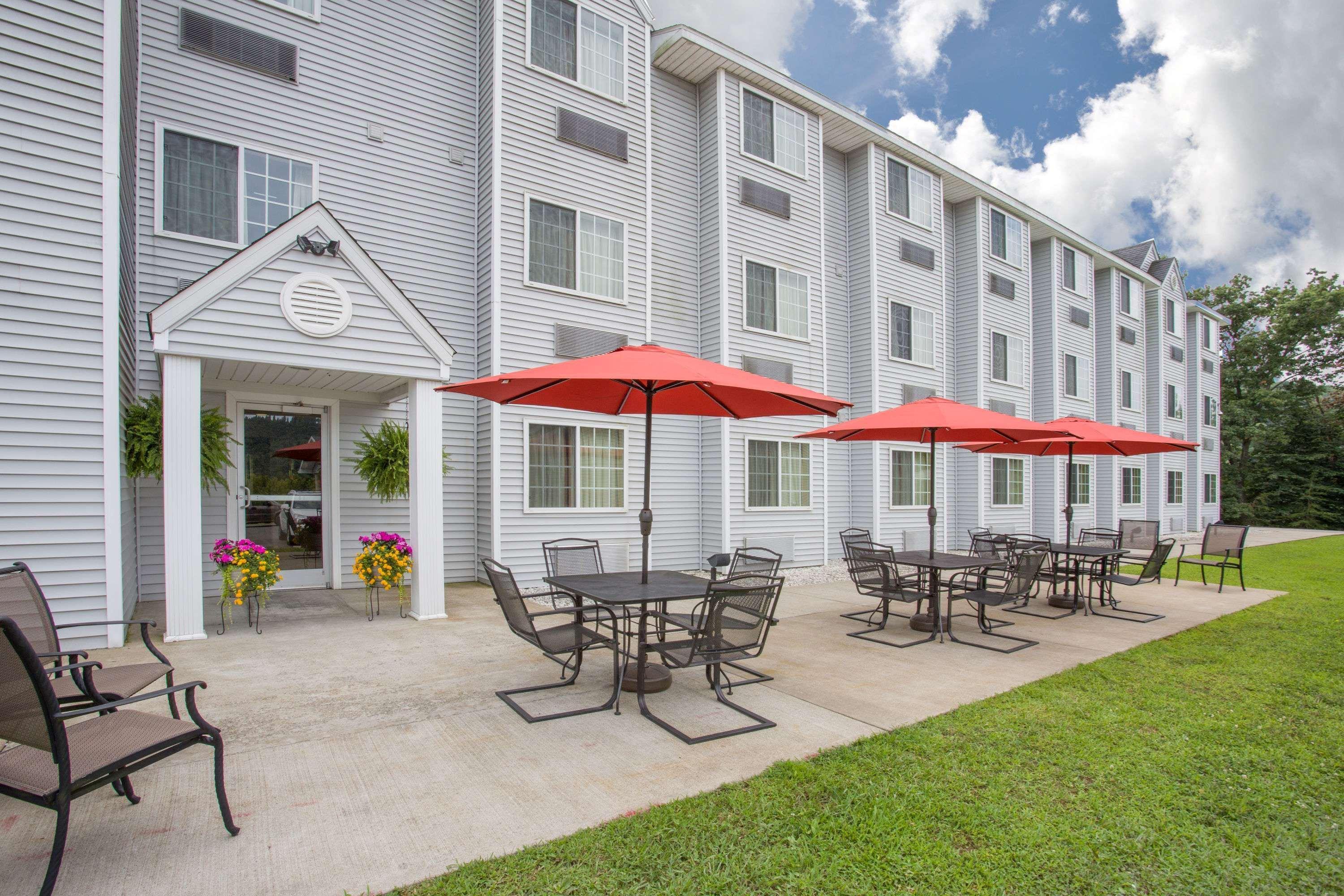 Microtel Inn And Suites Gassaway Bagian luar foto
